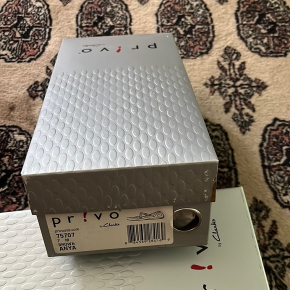 Brown women’s shoes, size 7, clarks - Picture 2 of 6